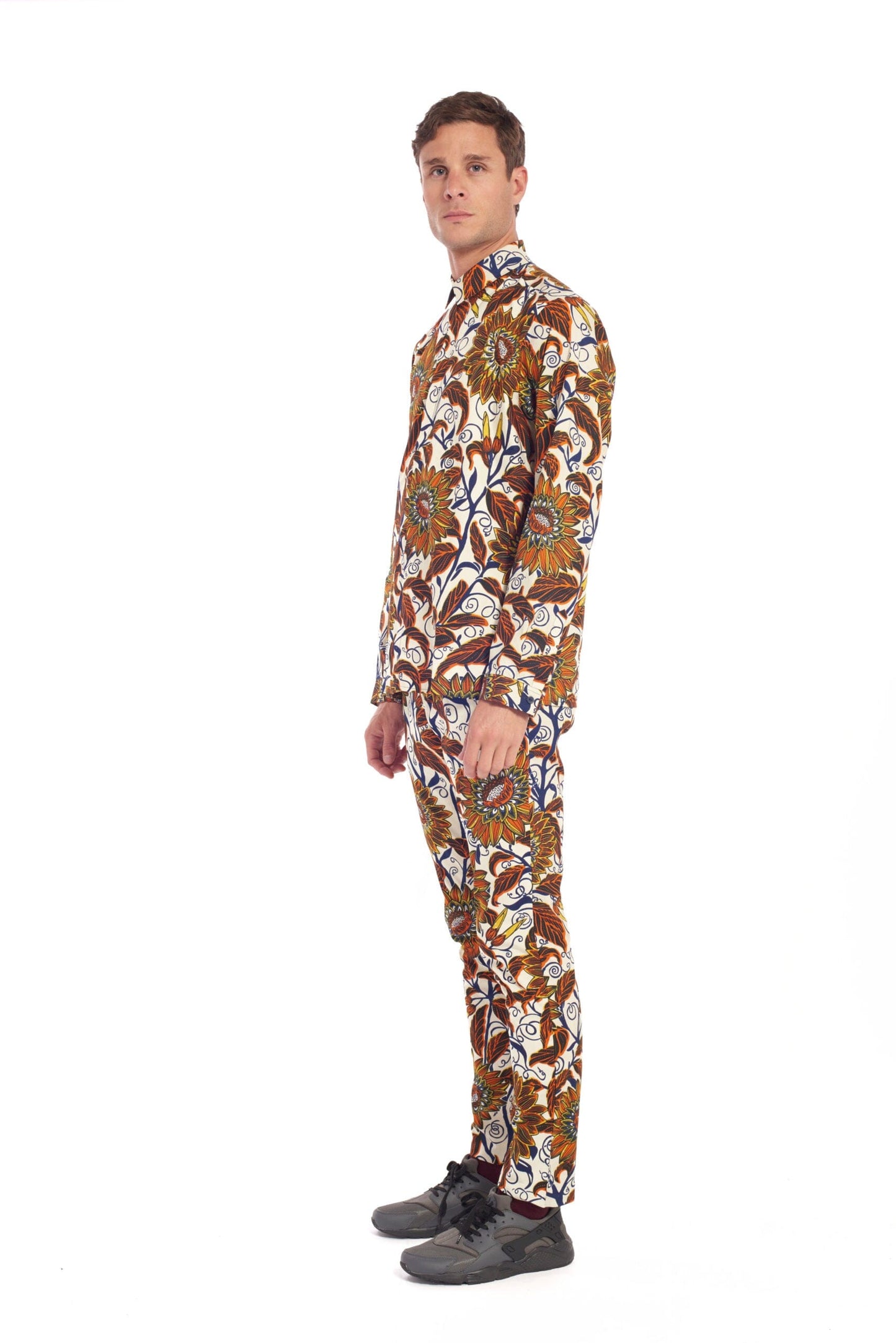 Dalia - Orange Shirt LaurenceAirline