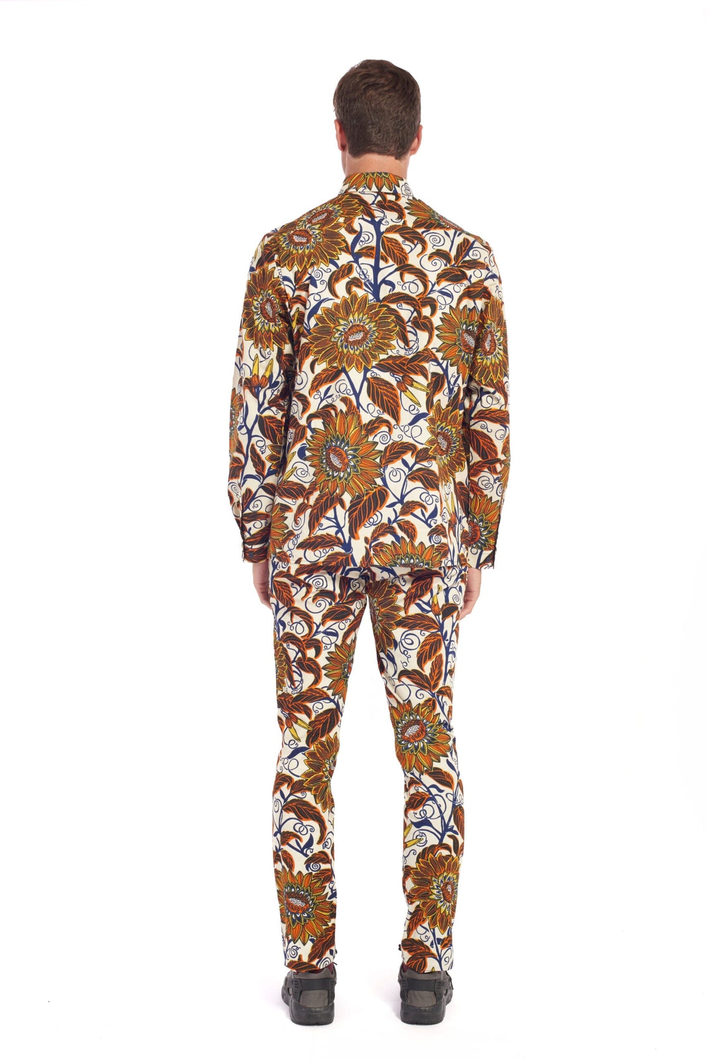 Dalia - Orange Shirt LaurenceAirline