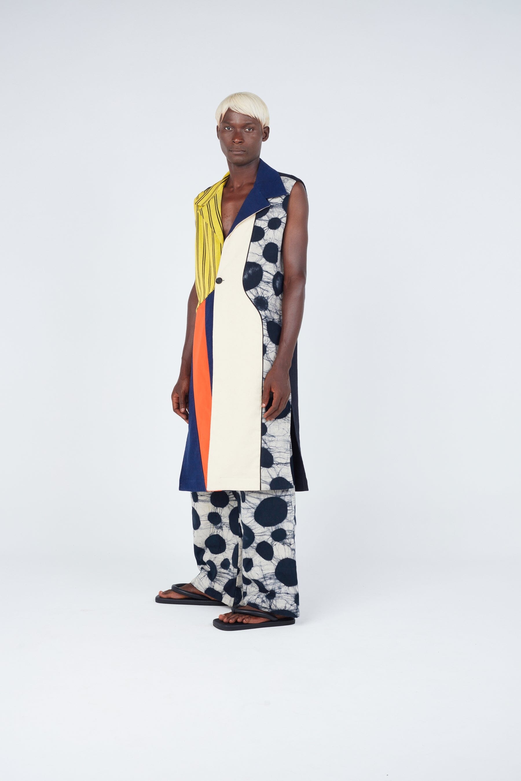Multicolour Sleevless Coat Sleevless coat New LaurenceAirline 